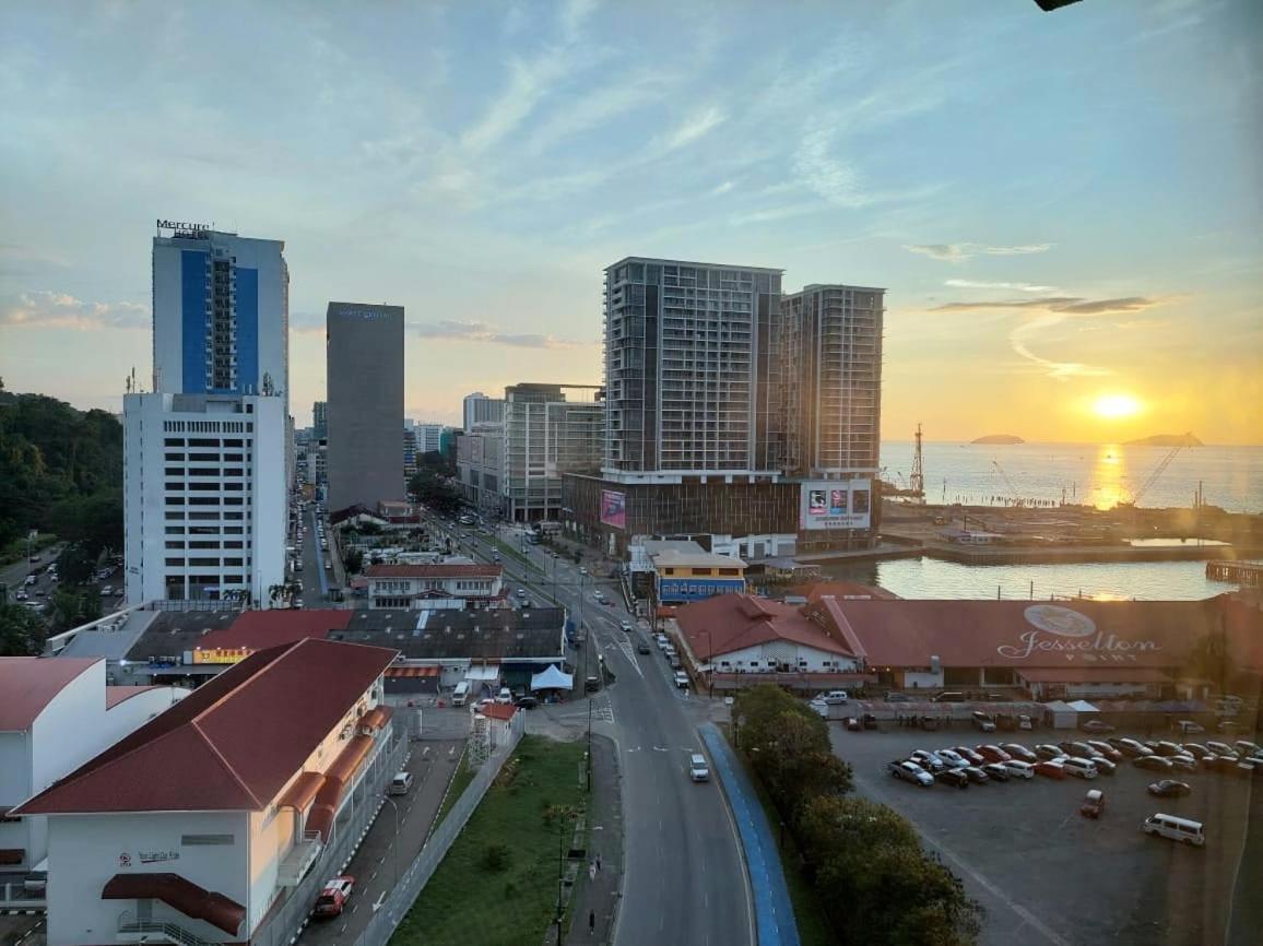 J' Jesselton Quay Centre Near Suria *