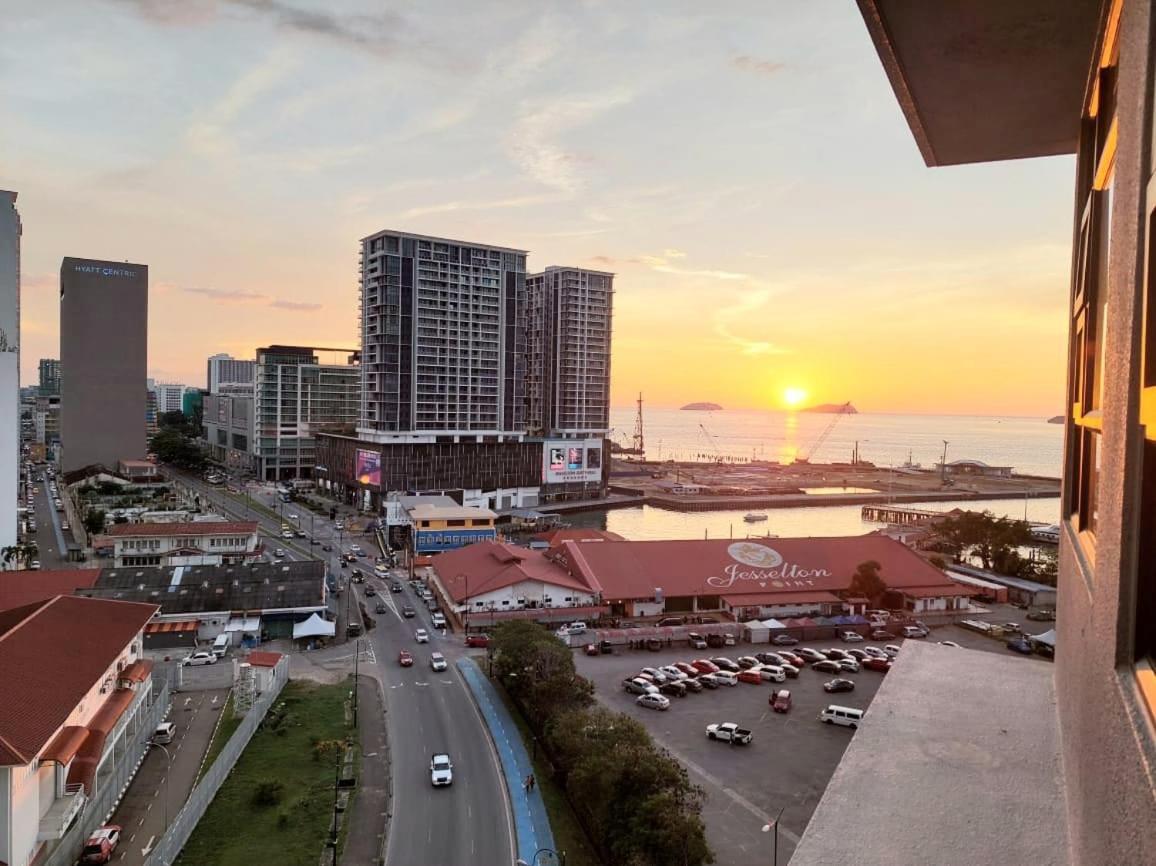 J' Jesselton Quay Centre Near Suria *